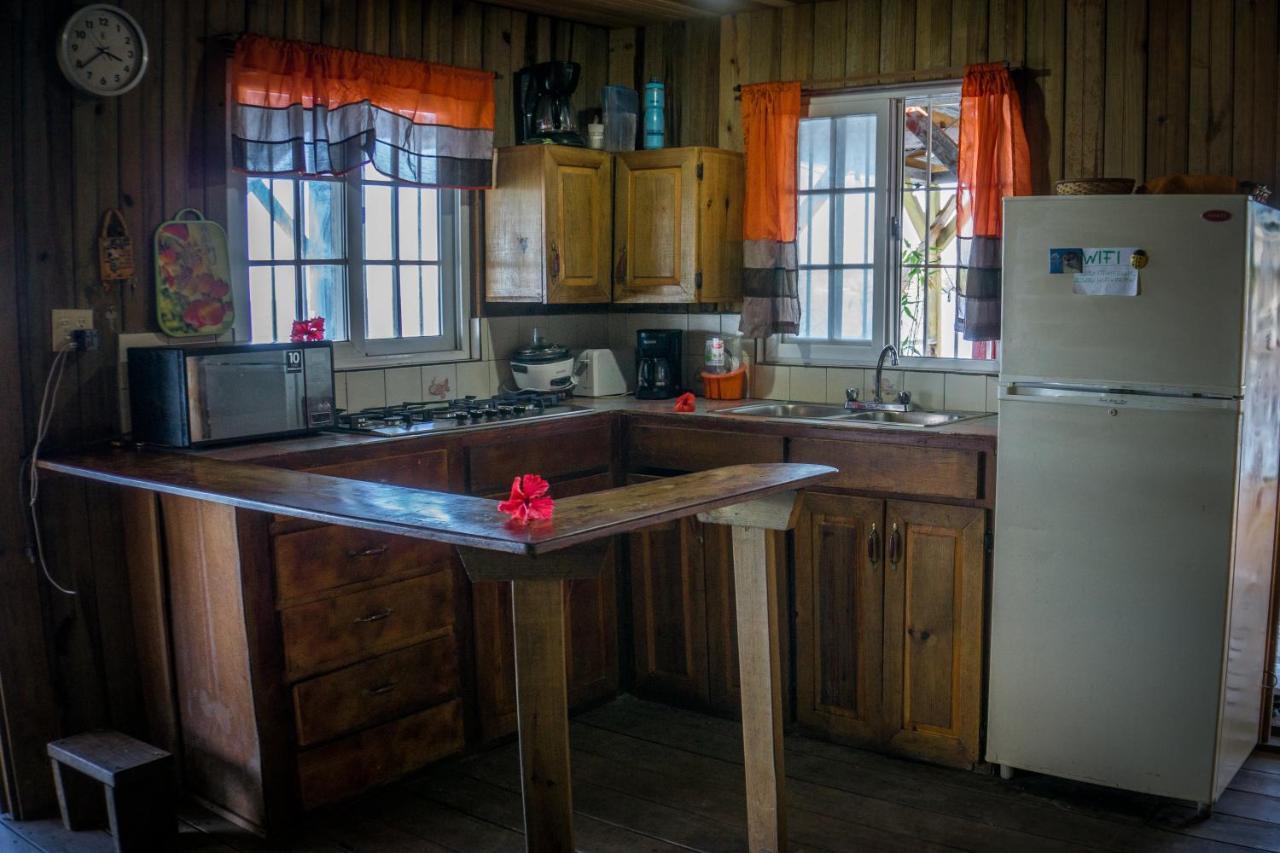 Hostal On The Sea Bocas del Toro Exteriör bild